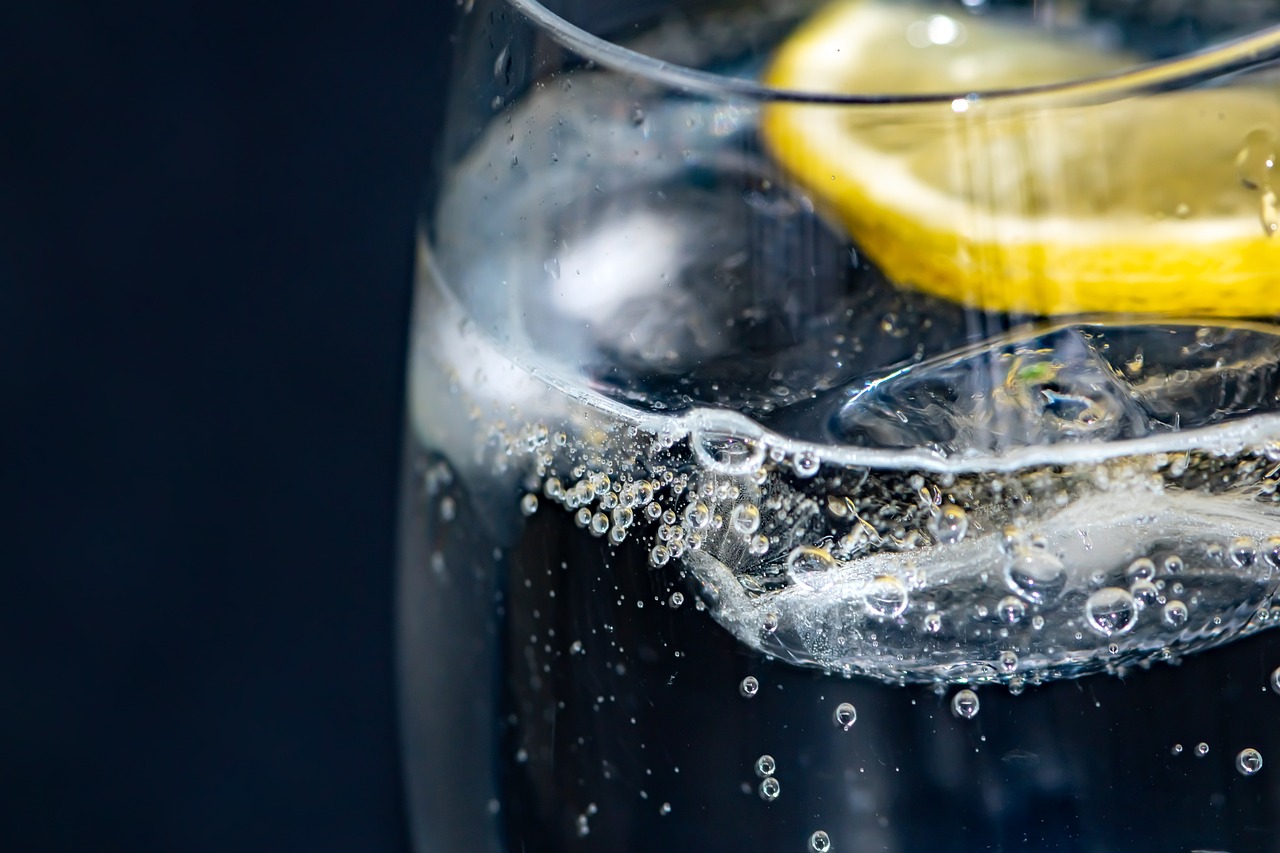 5 skutecznych porad, jak zrobić własny napój izotoniczny