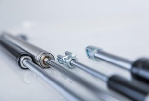 gas struts, gas shock, gas filled springs, air springs, air struts, air shock, amortisseurs à gaz, resorts a gaz, resorts gonflés à gaz, resorts a air, amortisseurs à air, compression, tension, force, piston, rod, seal, vapor, extend, retract, stroke, pressure, end fittings, mounting brackets, rod clevises